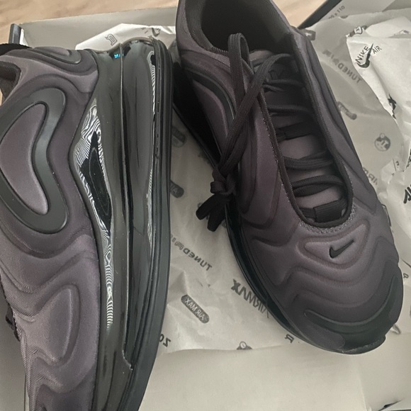 Nike Air Max 720 (GS) - Picture 3 of 4